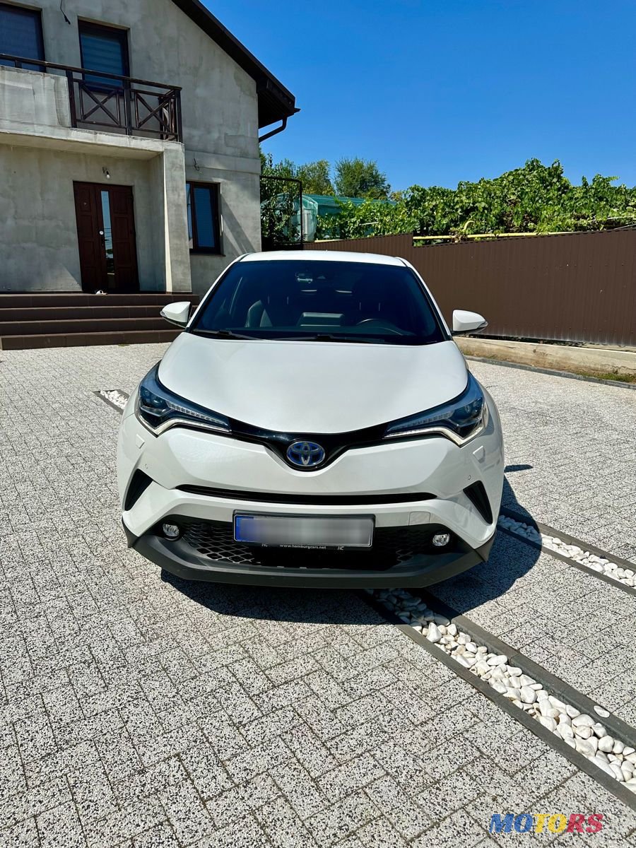 2017' Toyota C-HR photo #6