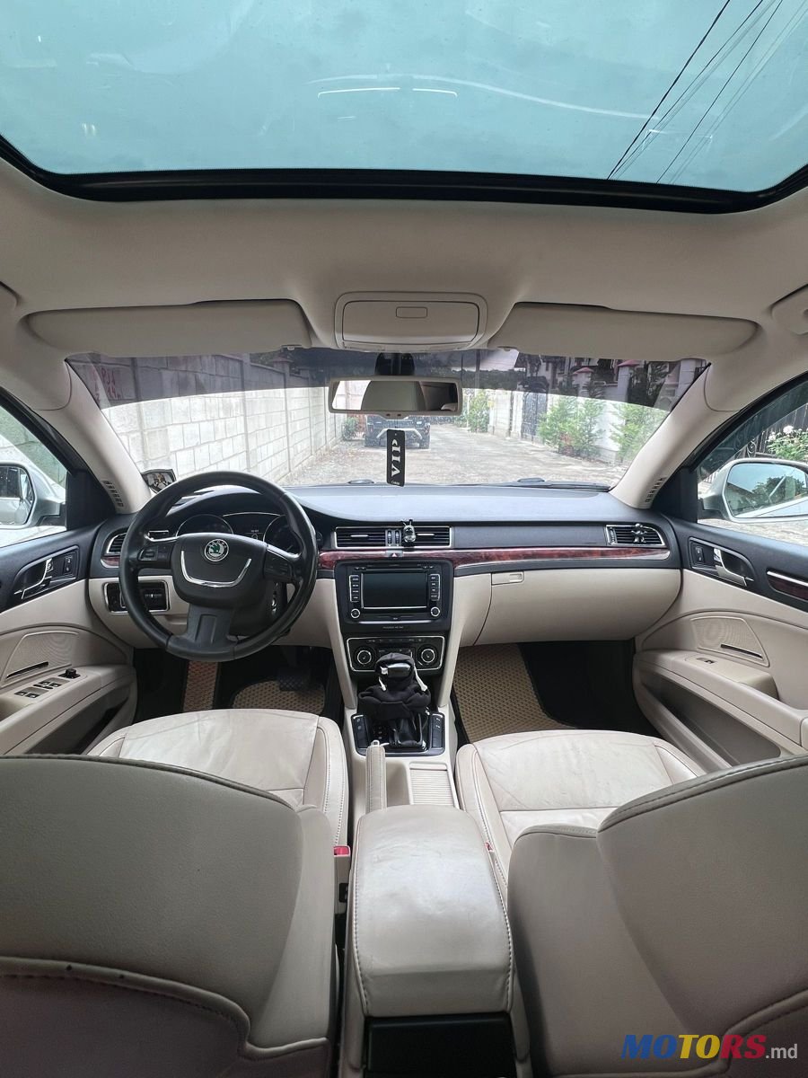 2010' Skoda Superb photo #4