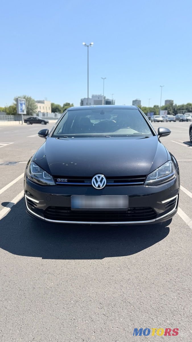 2015' Volkswagen Golf photo #1