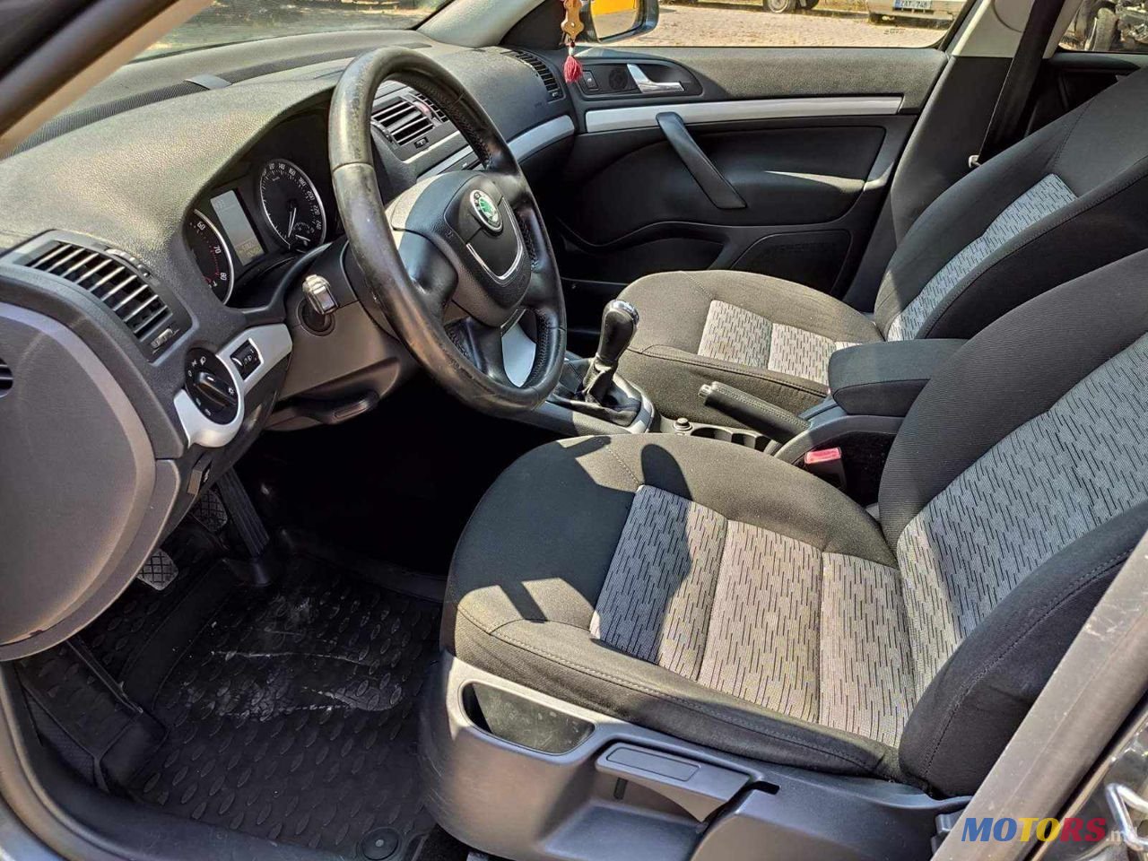 2009' Skoda Octavia photo #6