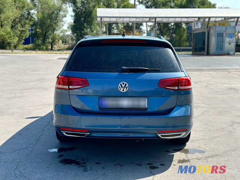 2015' Volkswagen Passat photo #3