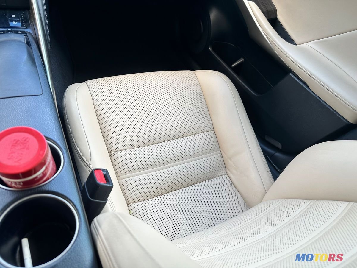 2014' Lexus Is Series photo #5