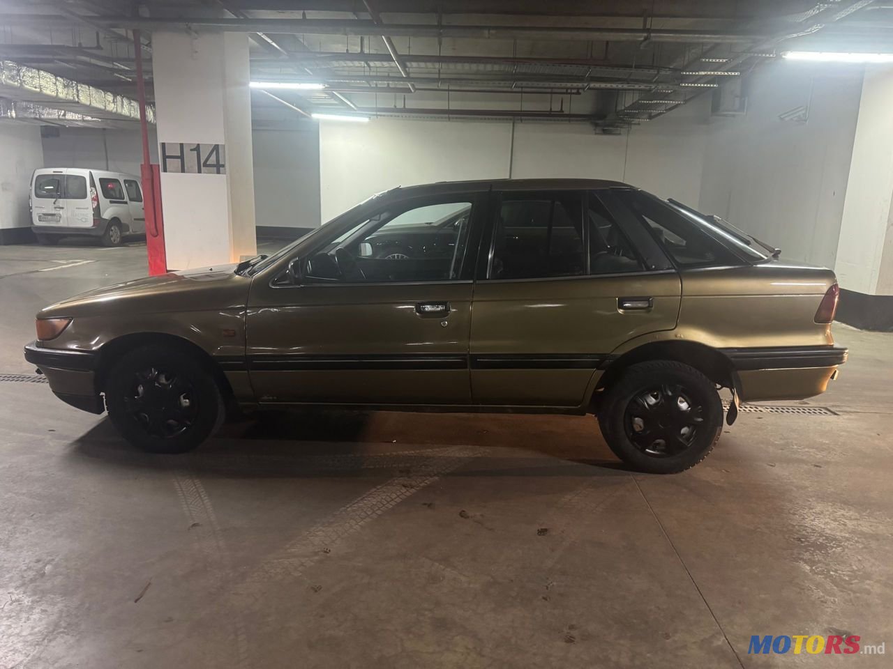 1992' Mitsubishi Lancer photo #2