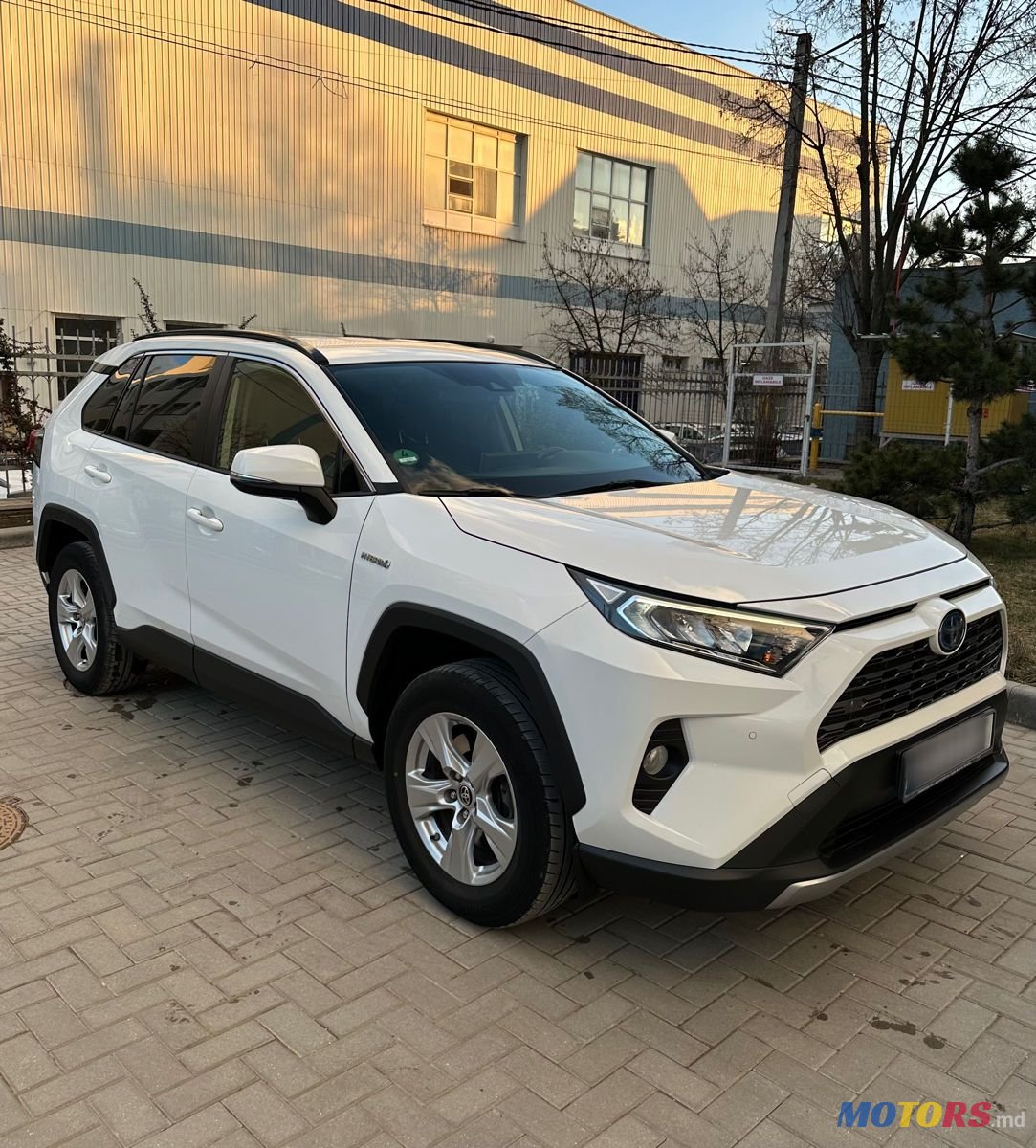 2021' Toyota RAV4 photo #4