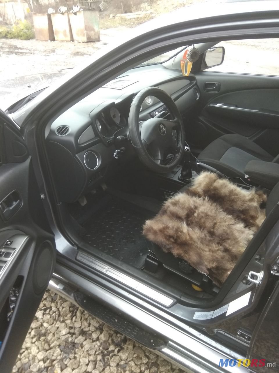 2007' Mitsubishi Outlander photo #2