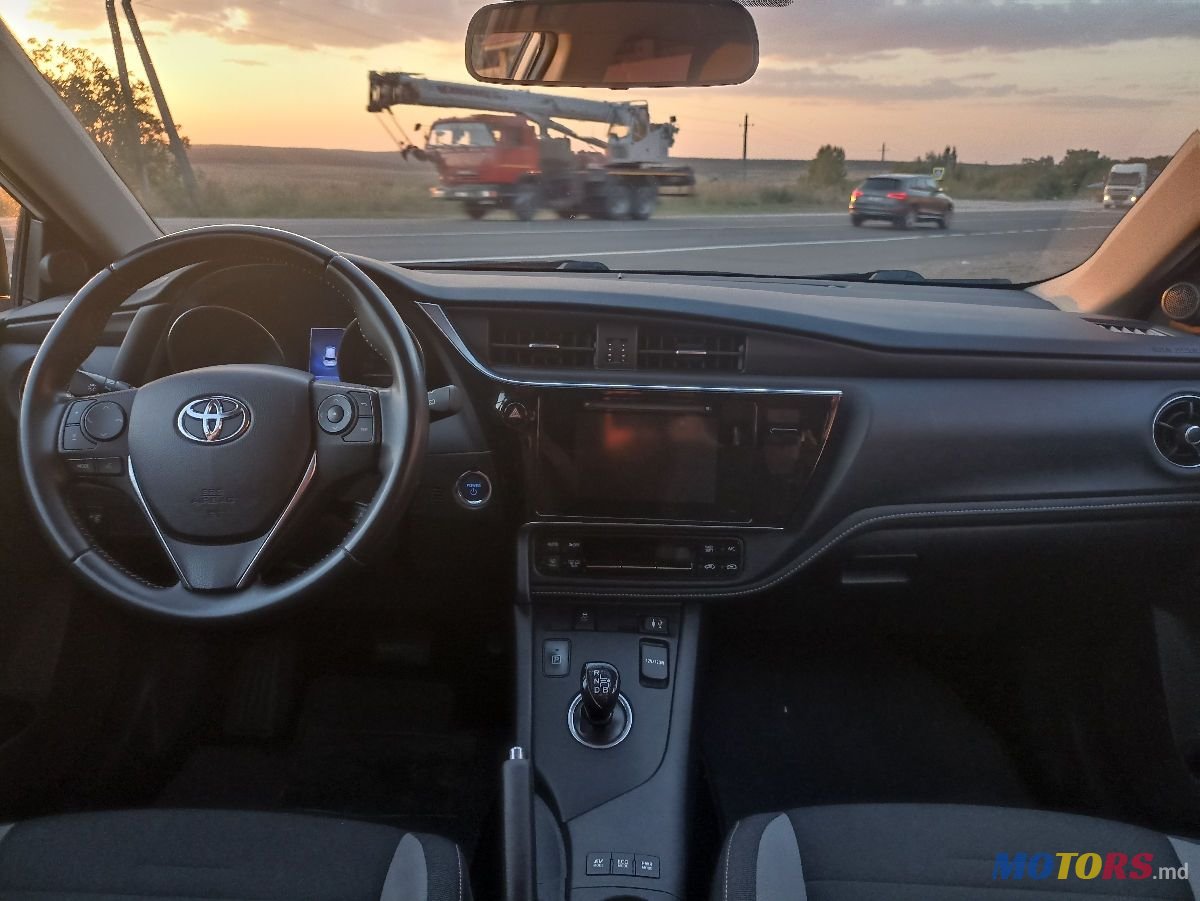 2016' Toyota Auris photo #6