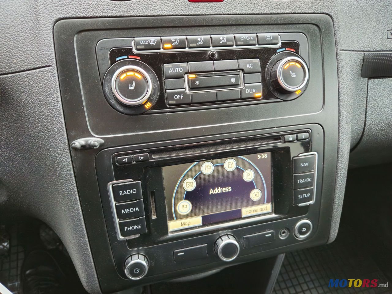 2011' Volkswagen Caddy photo #4