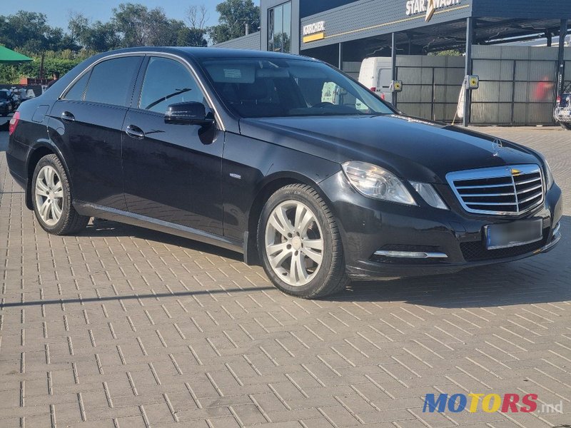2010' Mercedes-Benz E-Class photo #5