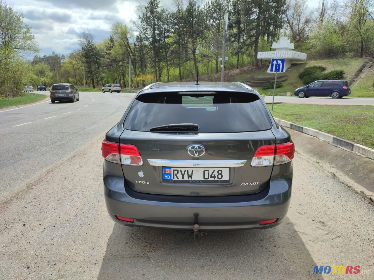 2013' Toyota Avensis photo #3