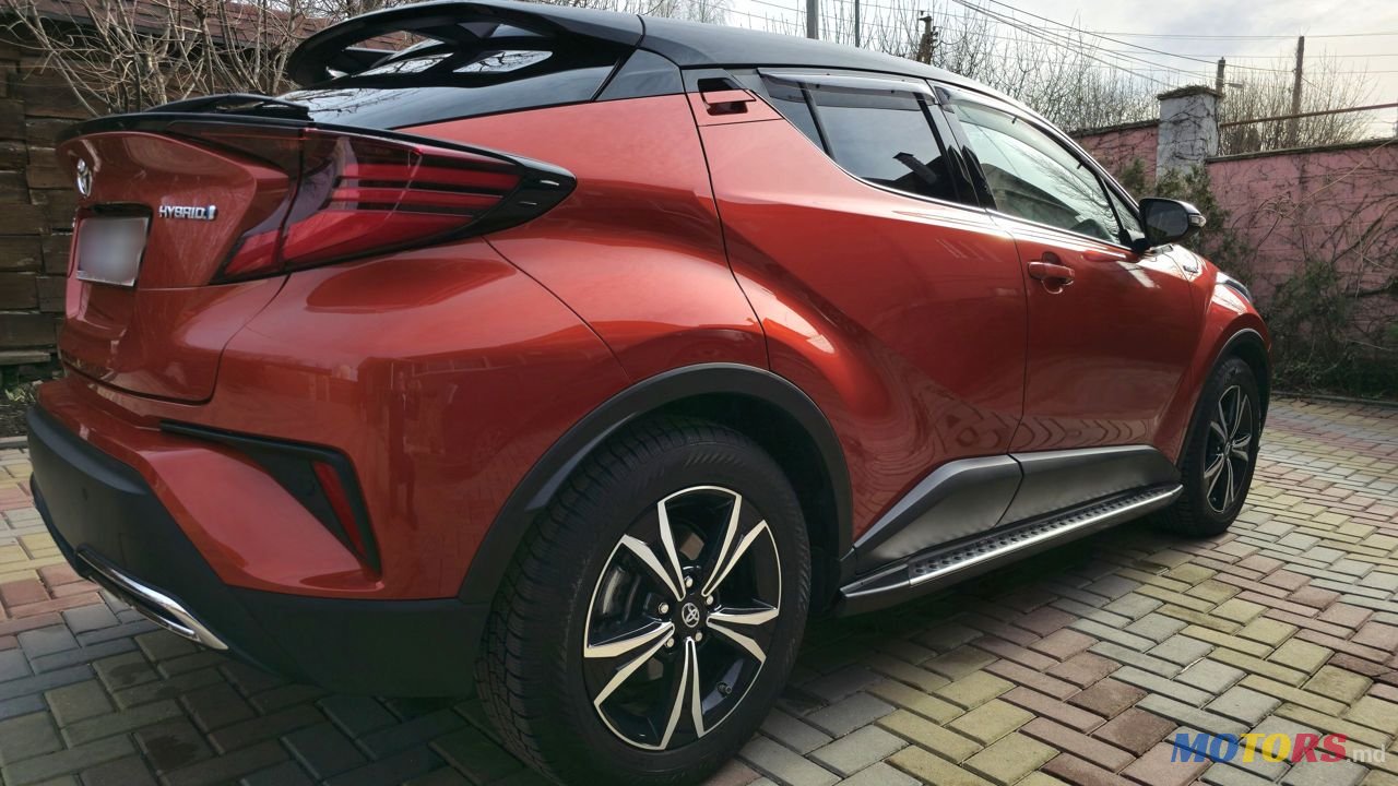 2020' Toyota C-HR photo #4