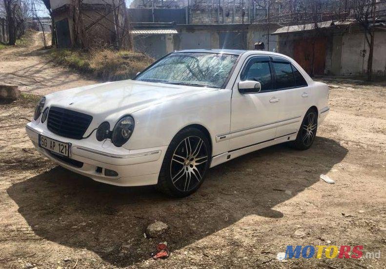 2000' Mercedes-Benz E photo #2