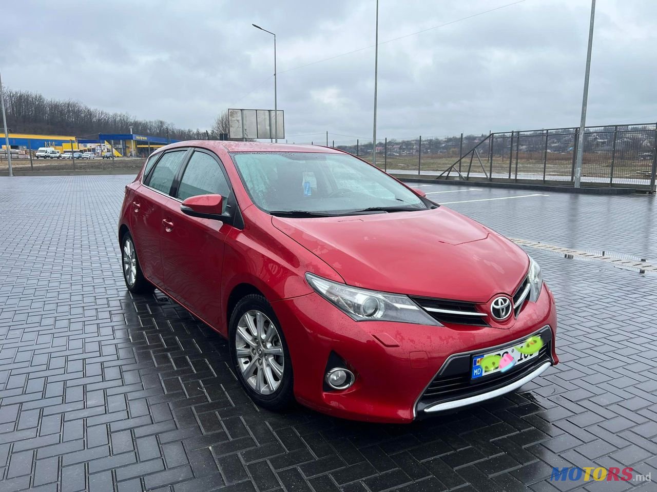 2013' Toyota Auris photo #2