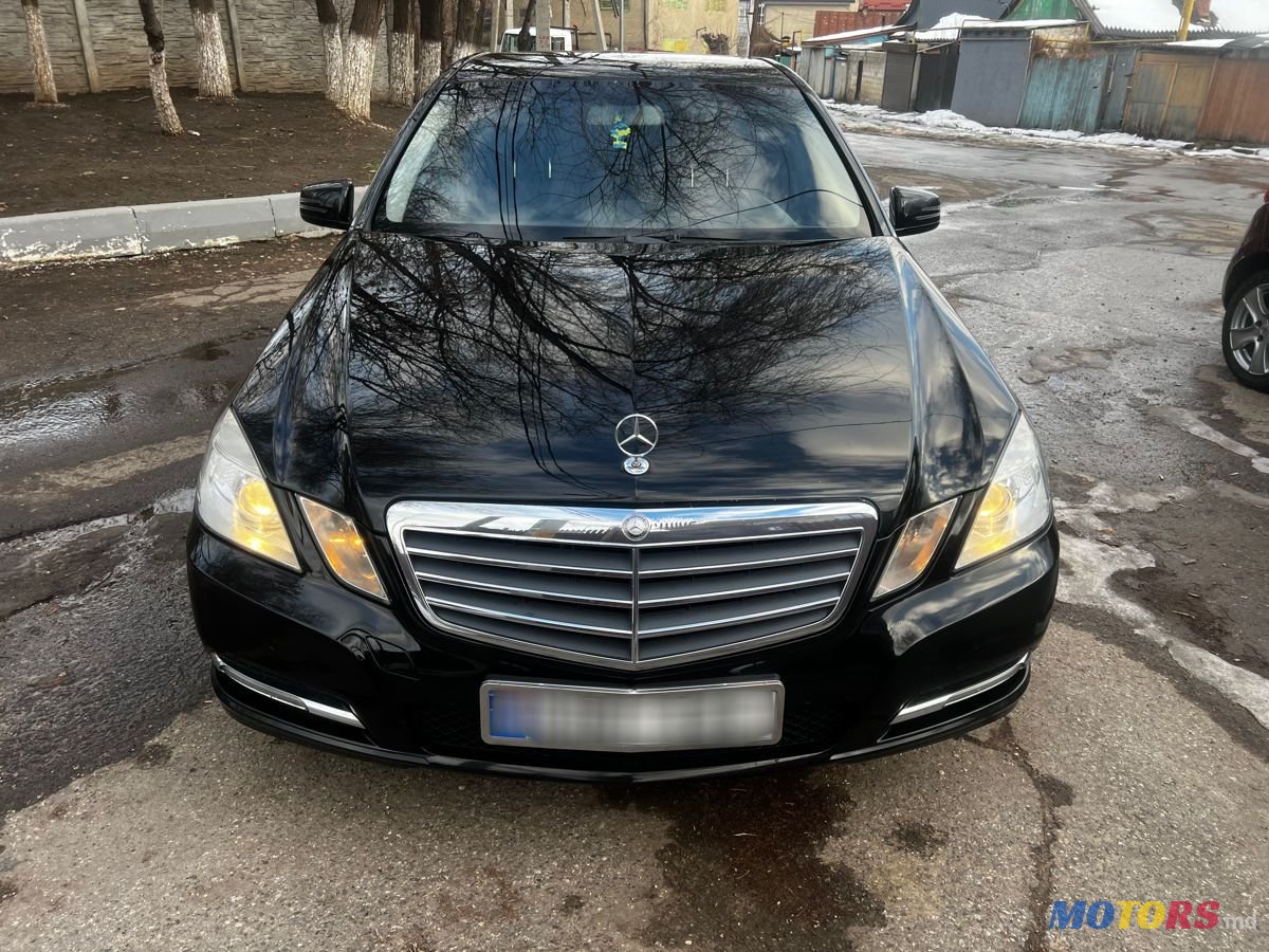 2011' Mercedes-Benz E Класс photo #2
