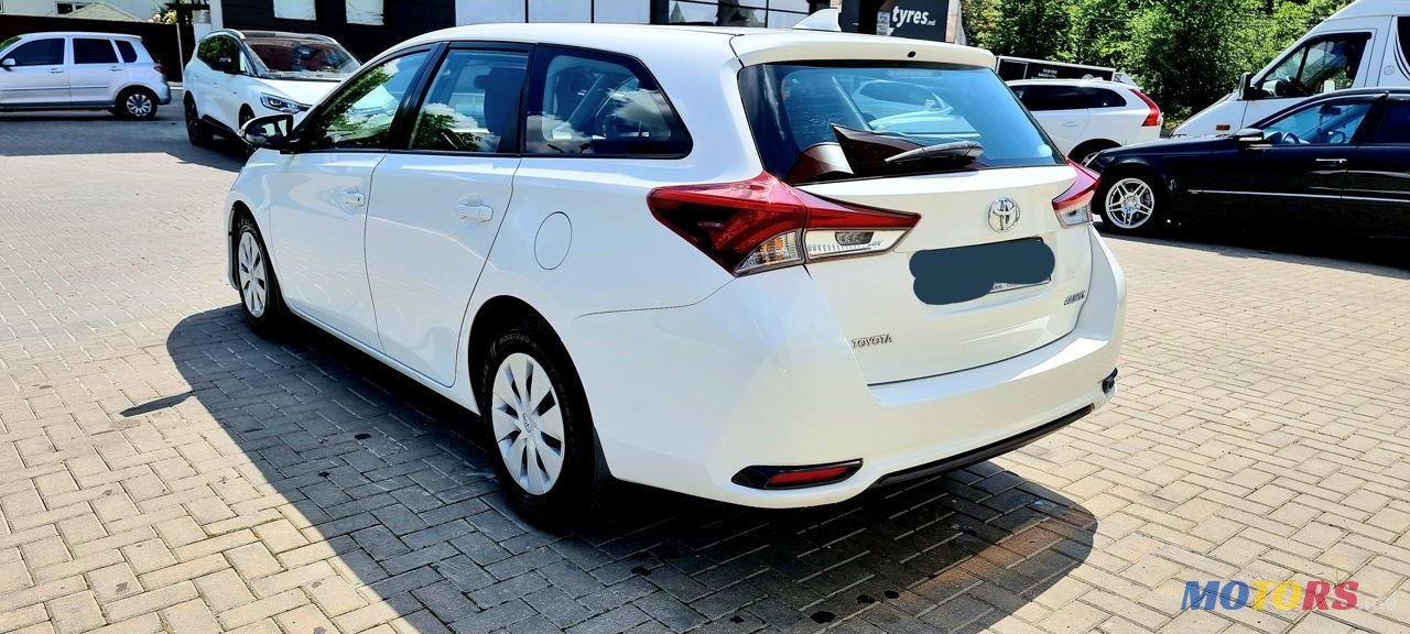 2016' Toyota Auris photo #4