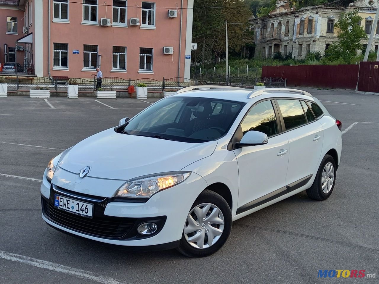2013' Renault Megane photo #2