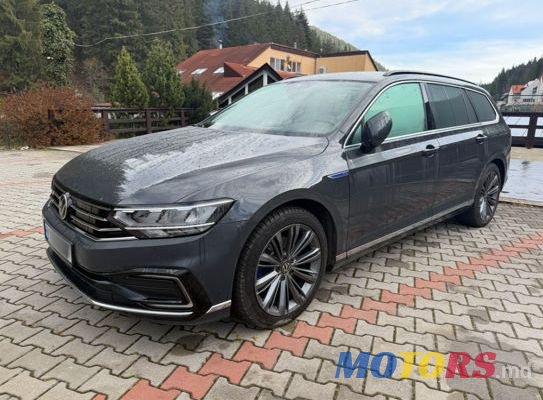 2021' Volkswagen Passat photo #3