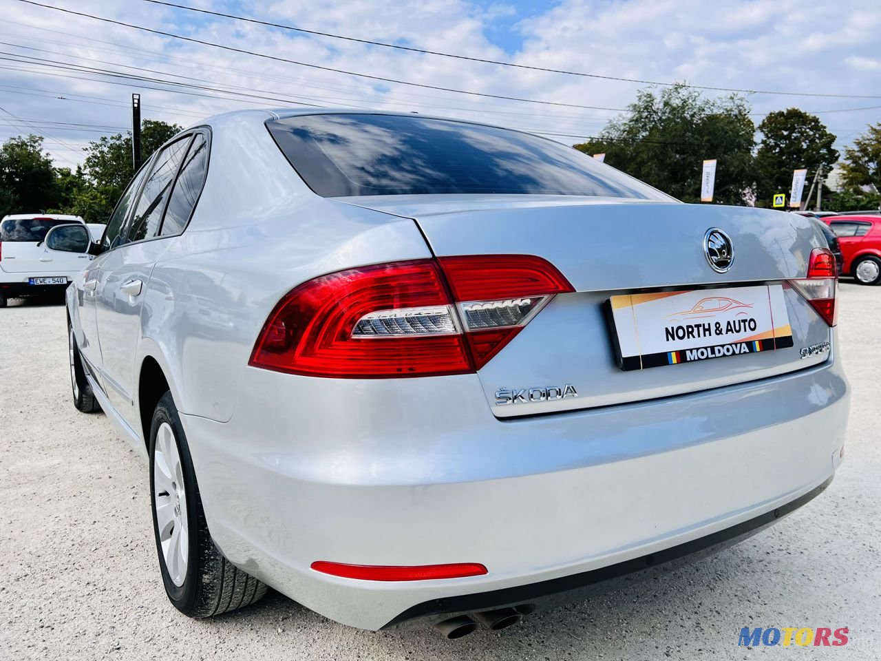 2015' Skoda Superb photo #5