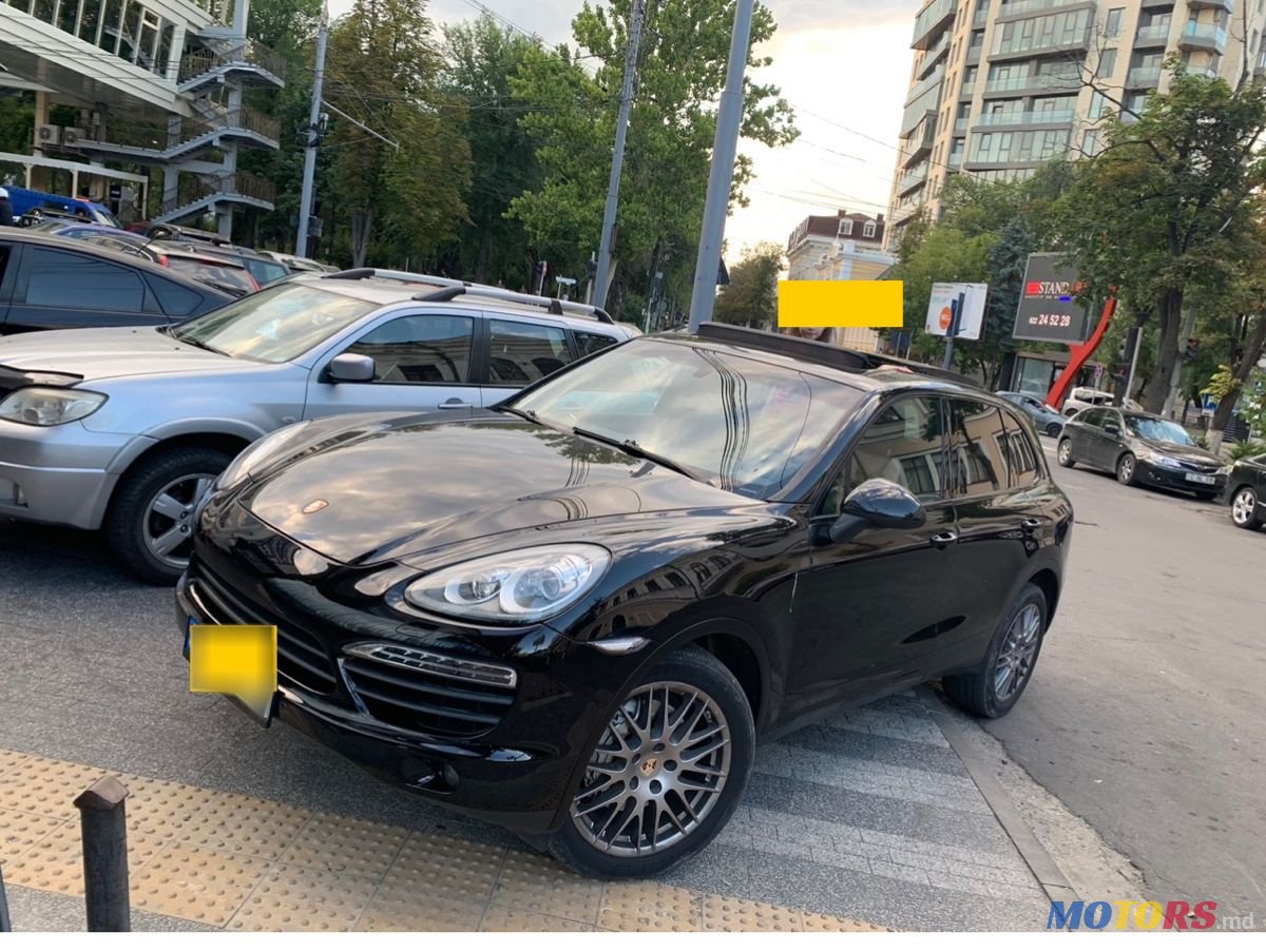 2012' Porsche Cayenne photo #1