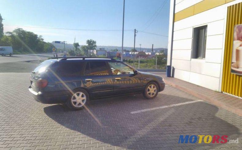 1999' Nissan Primera photo #1