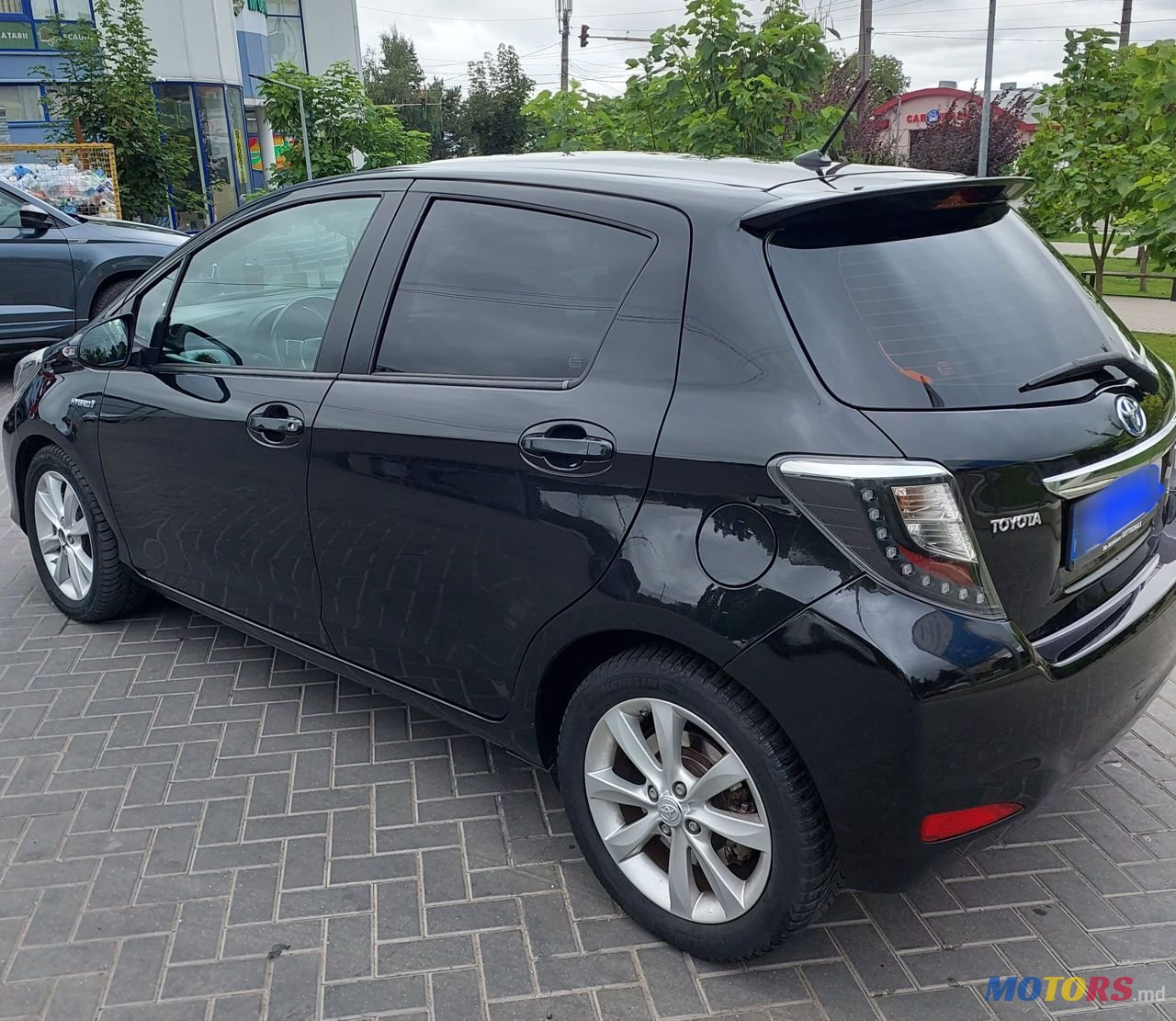 2012' Toyota Yaris photo #3