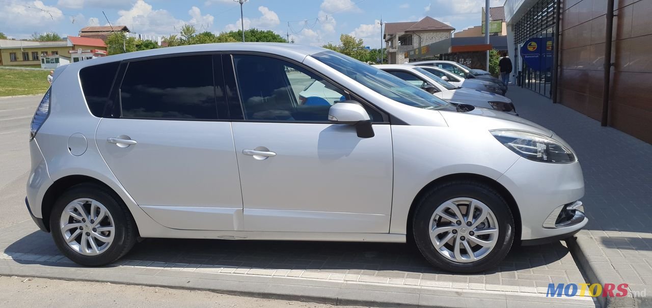 2012' Renault Scenic photo #2