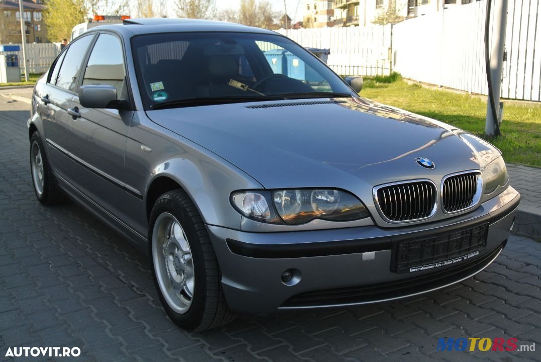 2004' BMW 1 Series 3 Door photo #1