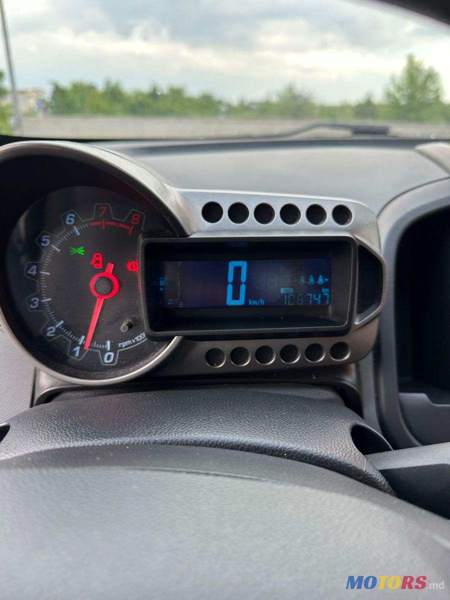 2013' Chevrolet Aveo photo #6