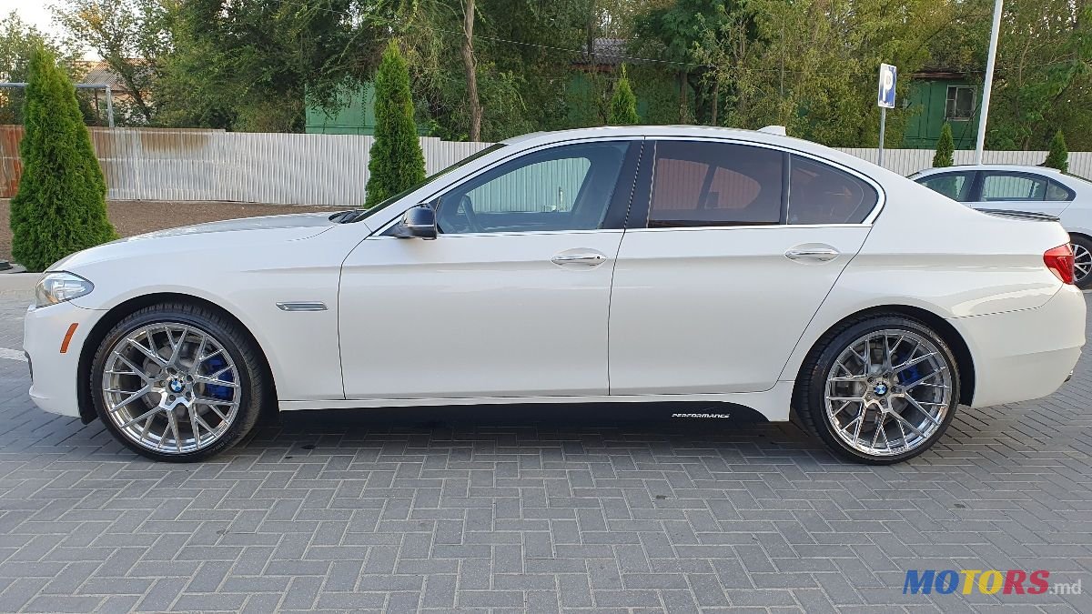 2015' BMW 5 Series photo #3