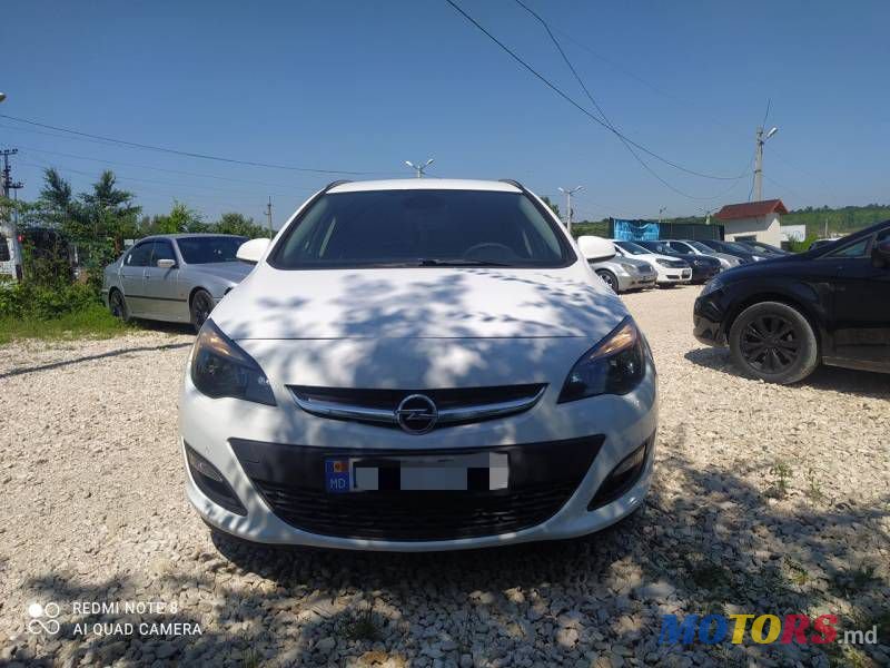 2014' Opel Astra photo #1