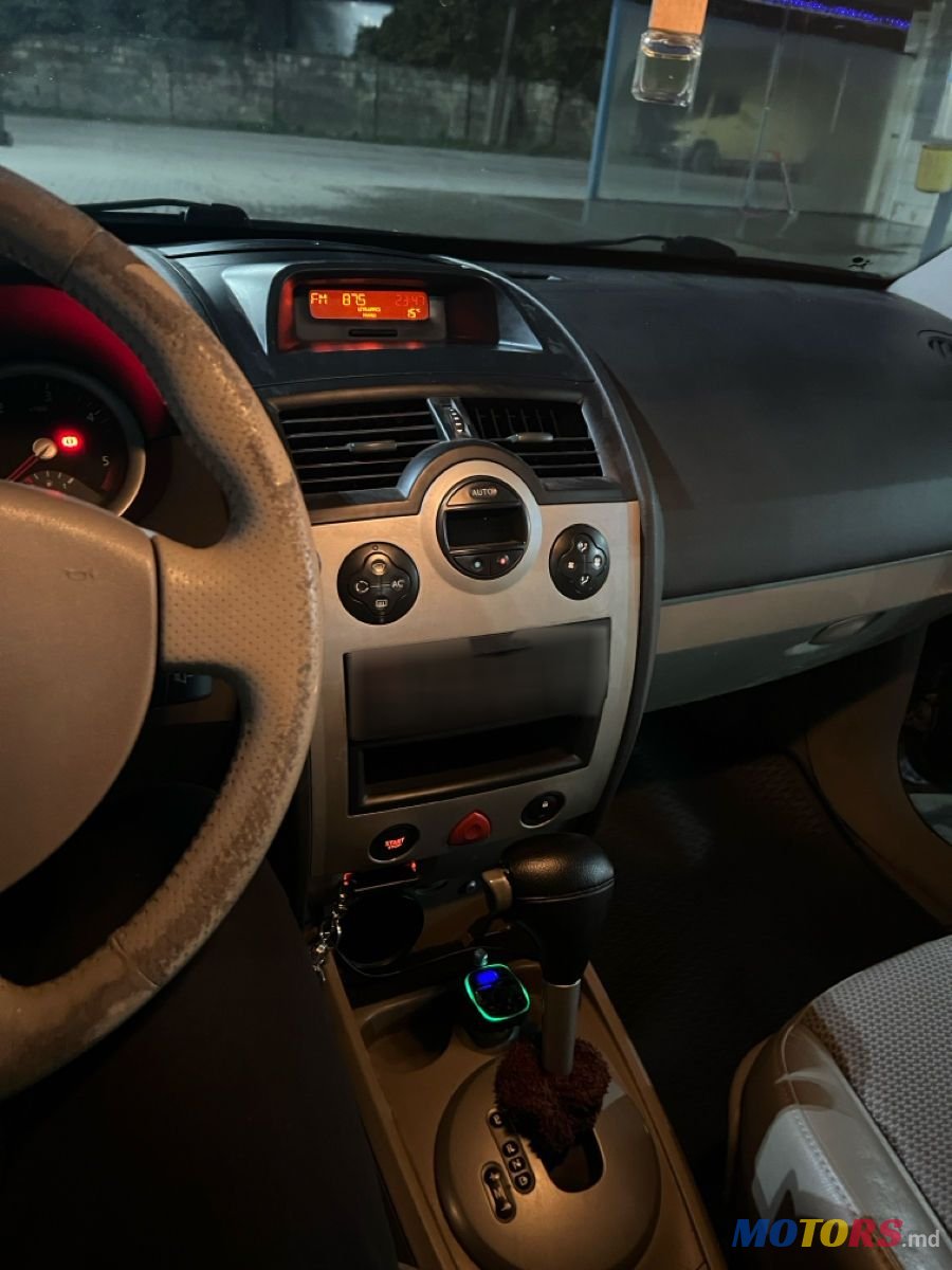 2005' Renault Megane photo #3