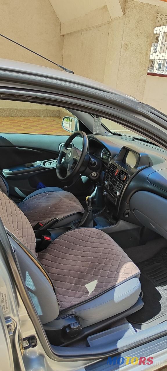 2004' Nissan Almera photo #6