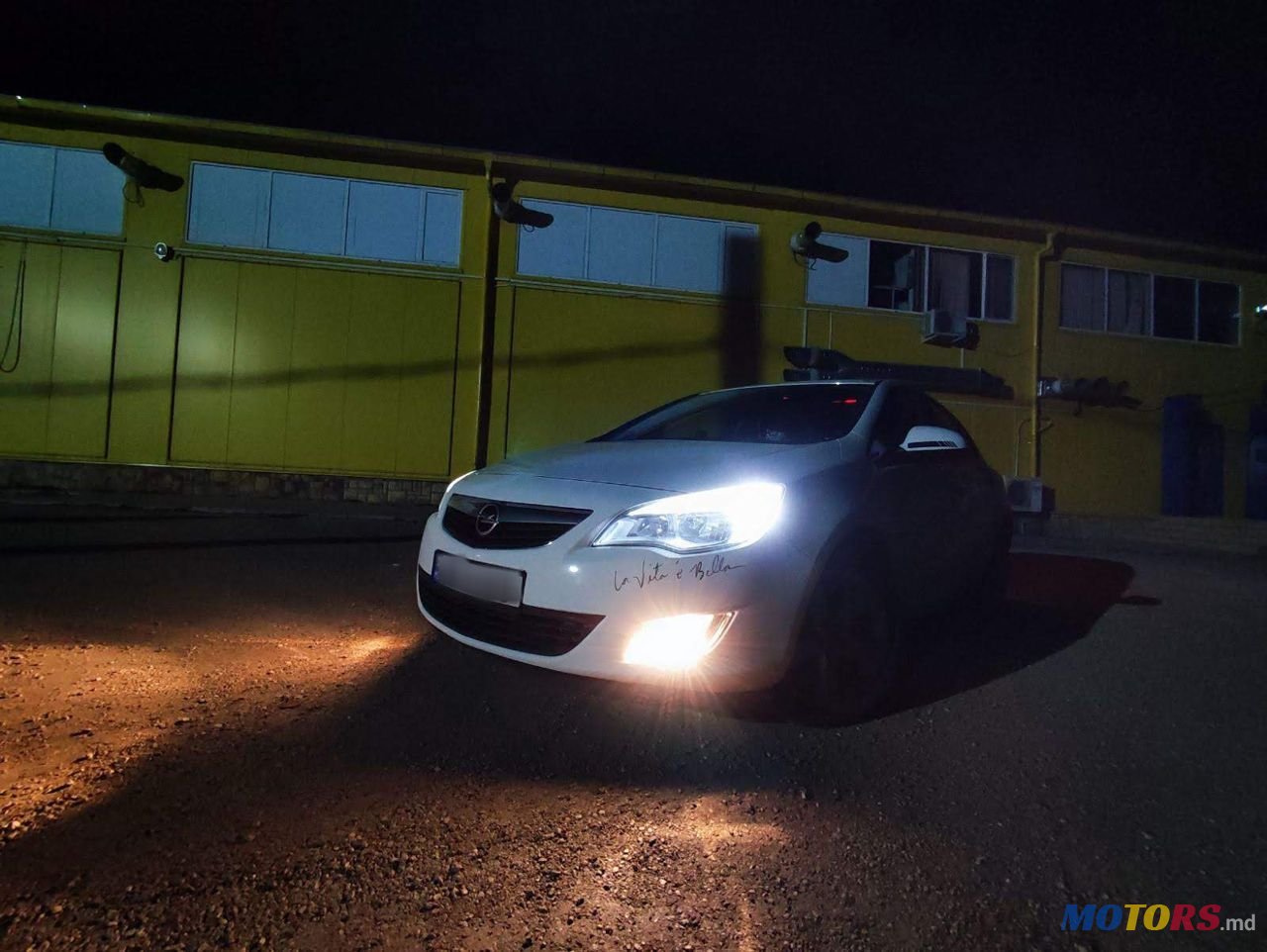 2010' Opel Astra photo #3