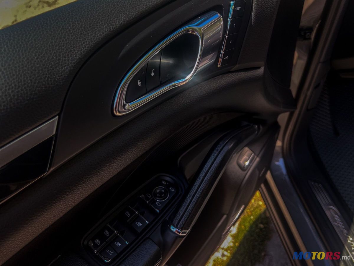 2017' Porsche Cayenne photo #5