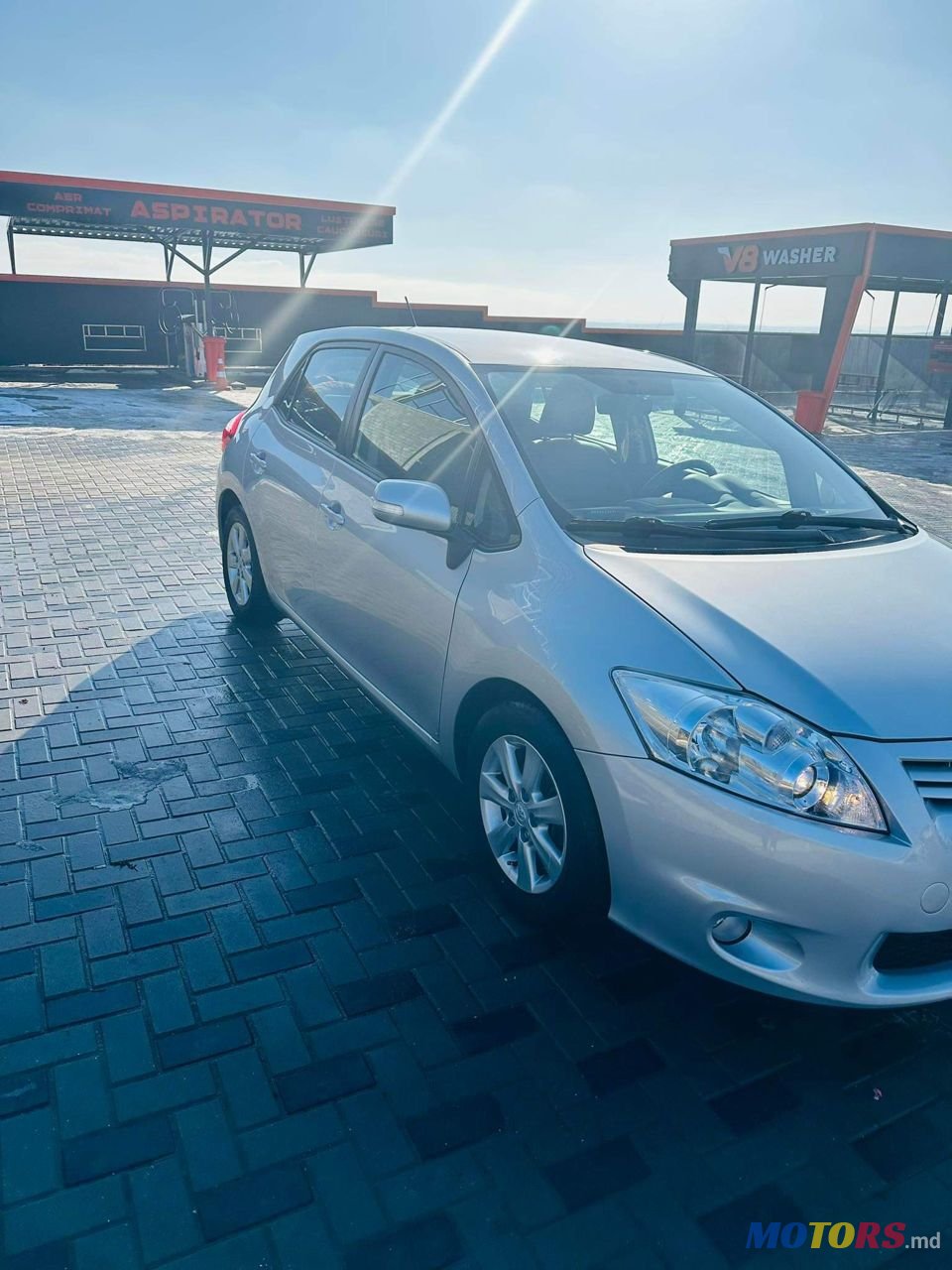 2011' Toyota Auris photo #1