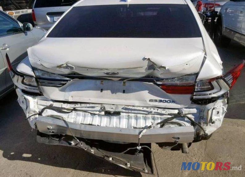 2016' Lexus ES photo #2