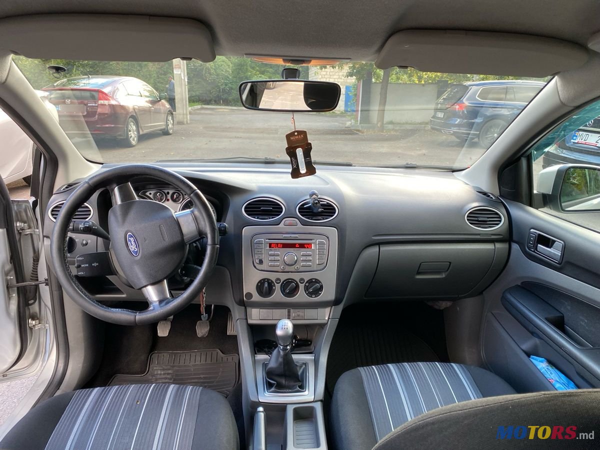 2009' Ford Focus photo #5