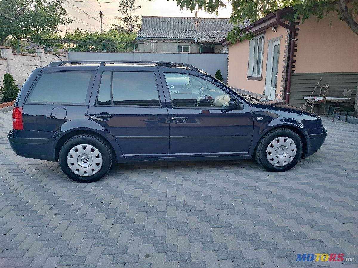 2003' Volkswagen Golf photo #3