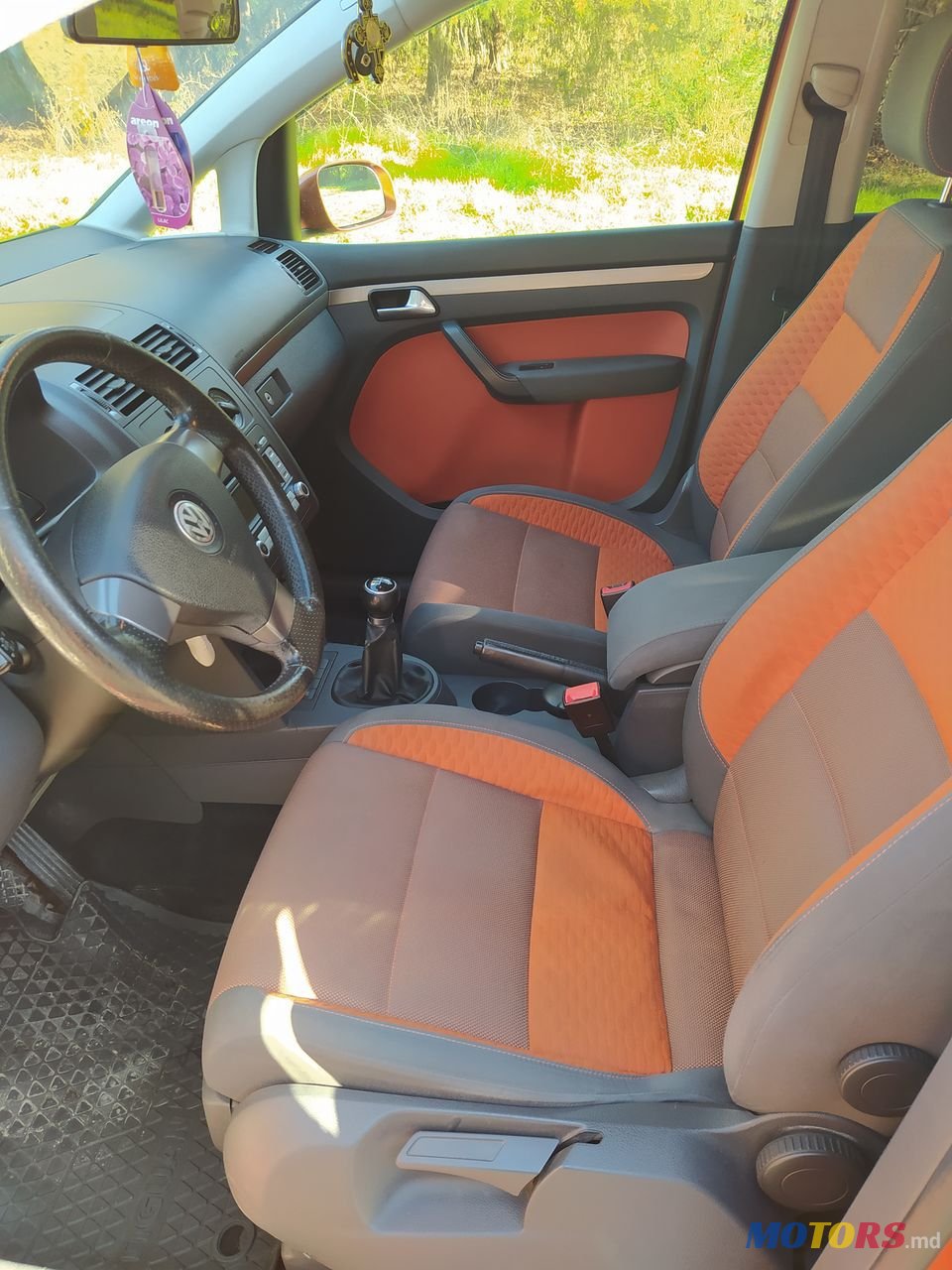 2007' Volkswagen Touran photo #2