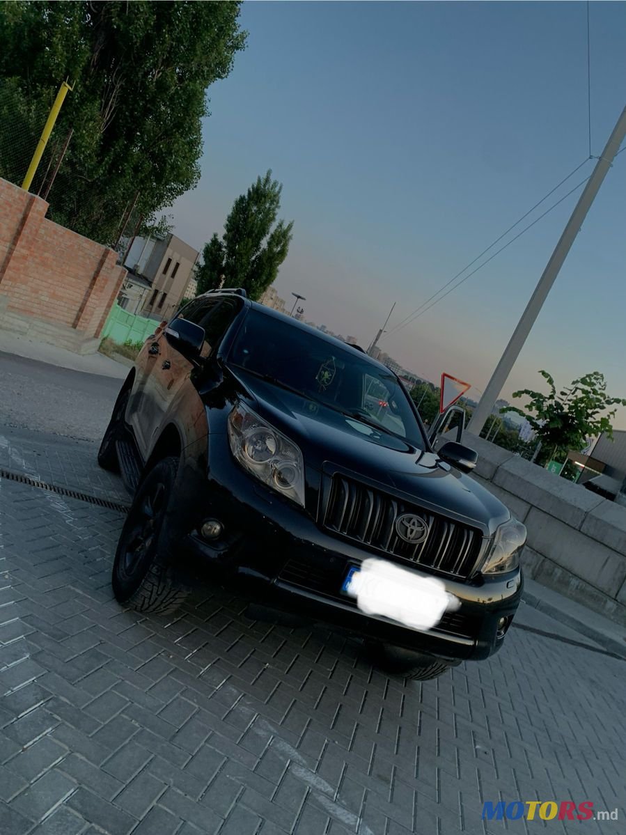 2011' Toyota Land Cruiser Prado photo #3