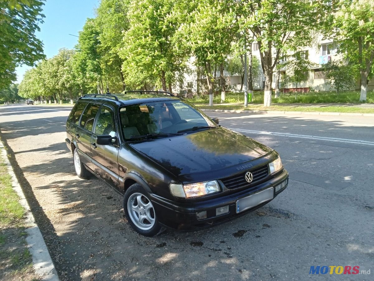 1995' Volkswagen Passat photo #1