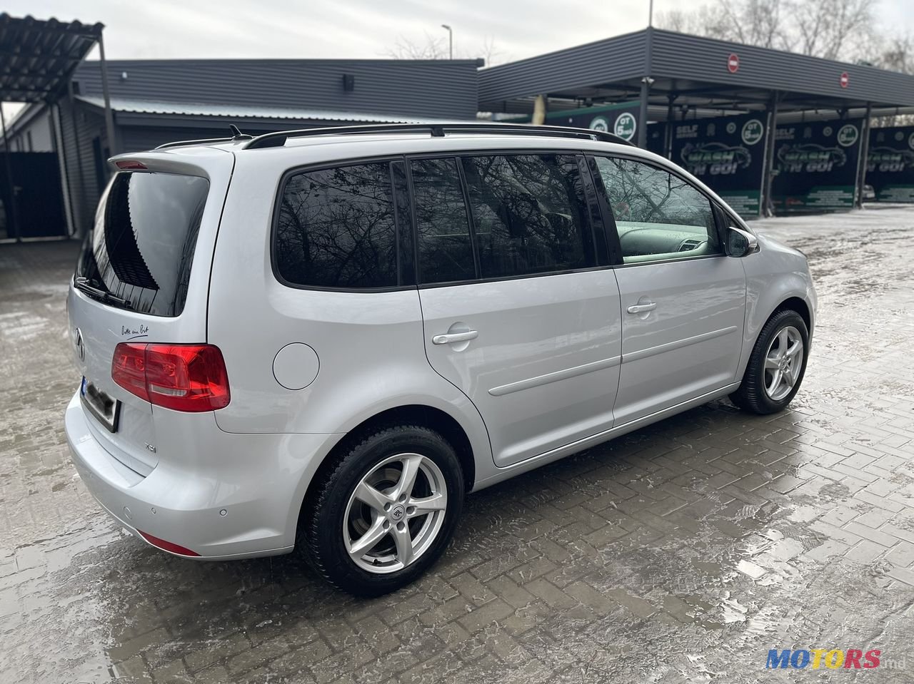 2010' Volkswagen Touran photo #3