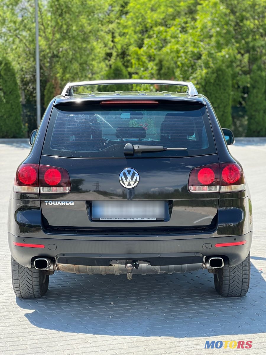 2008' Volkswagen Touareg photo #5