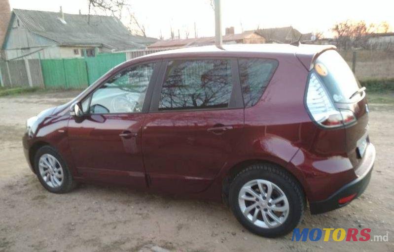 2014' Renault Scenic photo #1