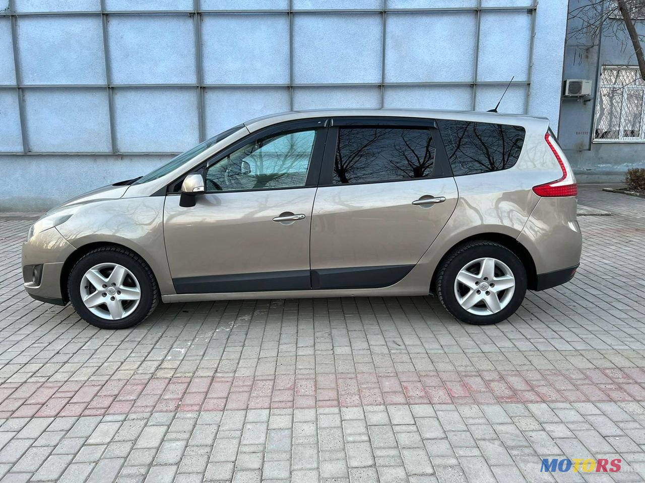 2009' Renault Grand Scenic photo #3