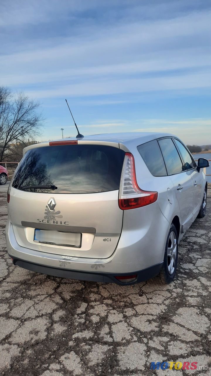 2012' Renault Scenic photo #2