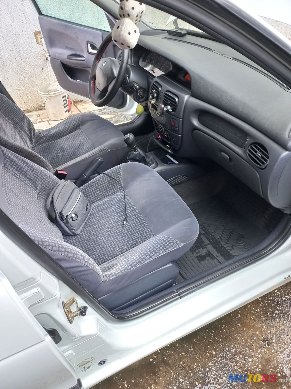 2002' Renault Megane photo #4