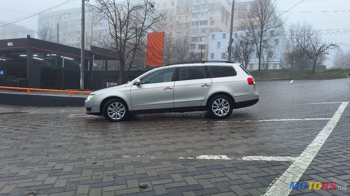 2010' Volkswagen Passat photo #6