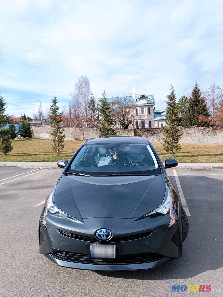 2017' Toyota Prius photo #2