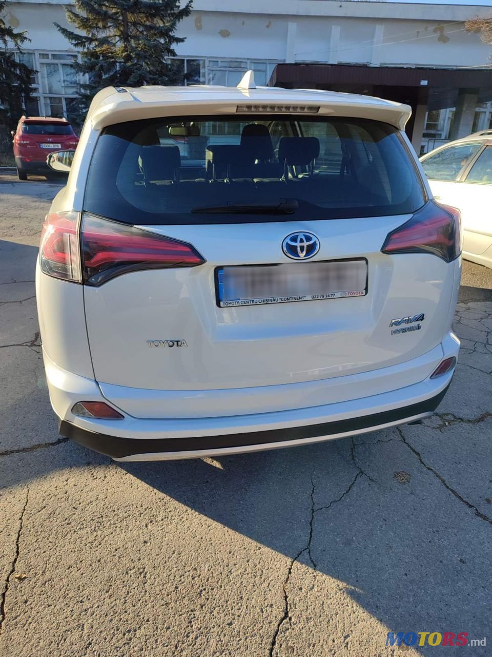 2017' Toyota RAV4 photo #3