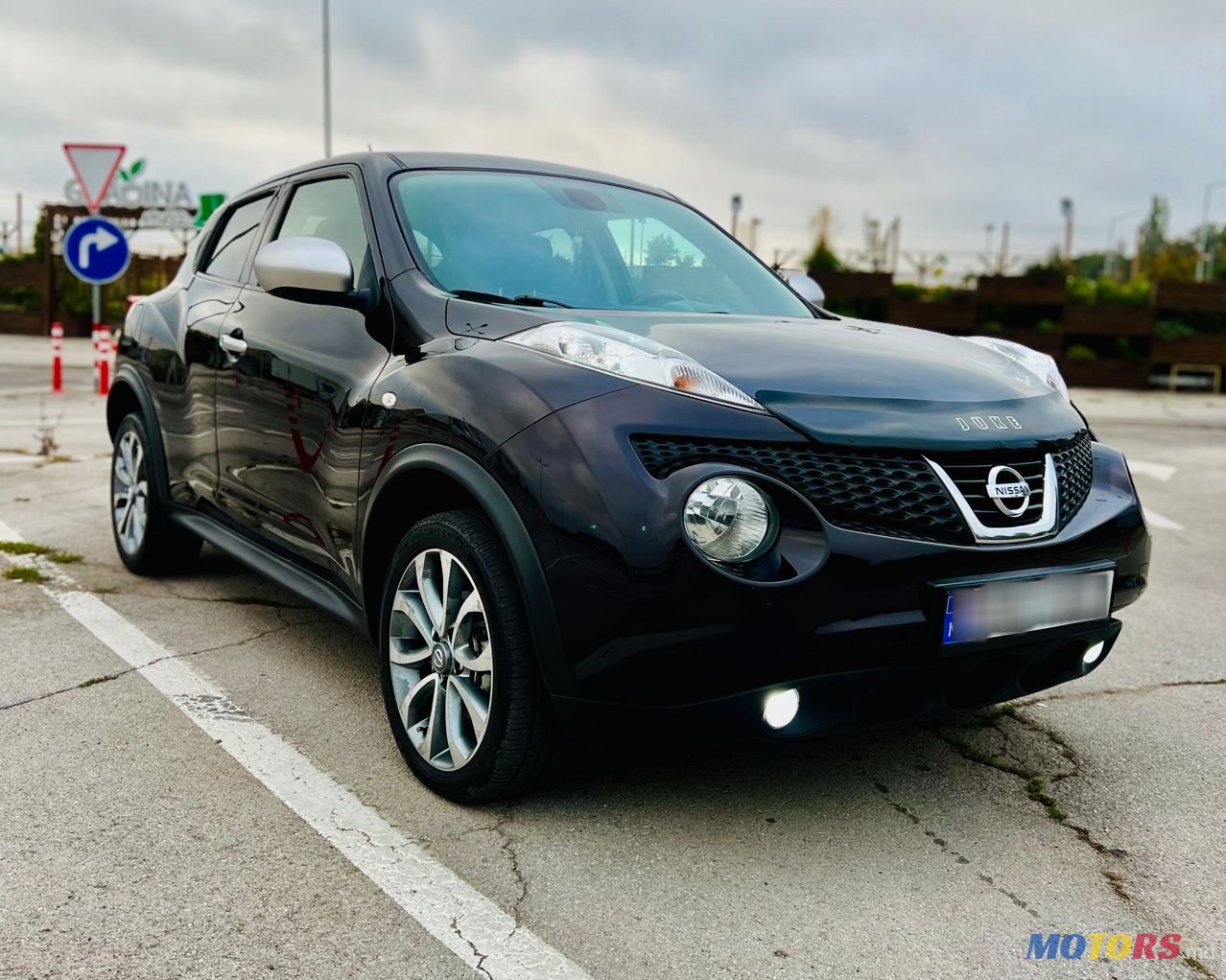 2012' Nissan Juke photo #2